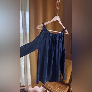 Revolve 100% Silk Elegant & Sexy Peekaboo Shoulder Tie Up Blouse in NAVY- CHASER